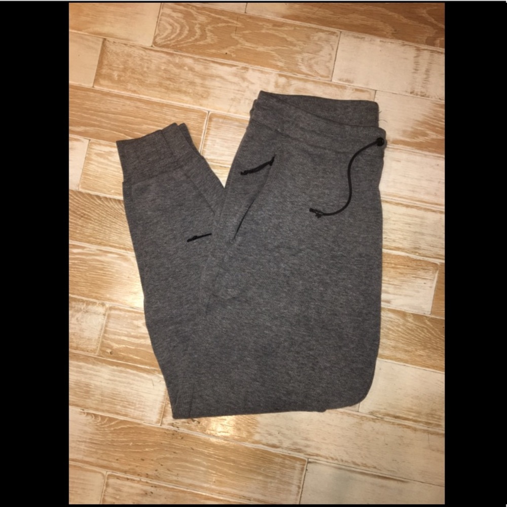 Men’s dark grey sweatpant-jogger